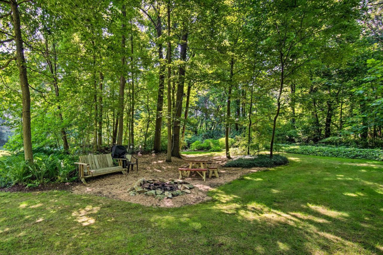 Cozy Garden Room In Welsh Mountain Suites! New Holland ภายนอก รูปภาพ