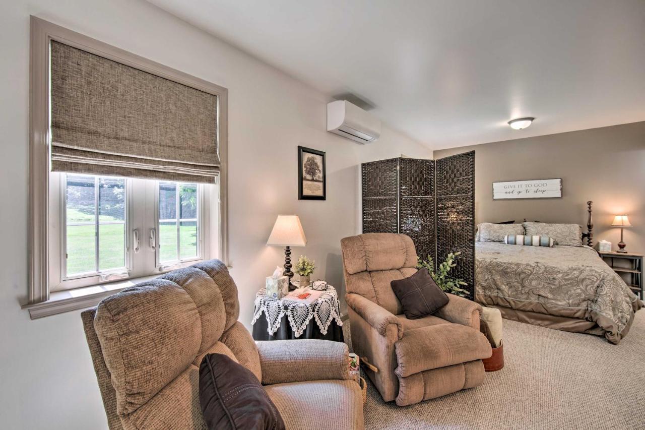 Cozy Garden Room In Welsh Mountain Suites! New Holland ภายนอก รูปภาพ