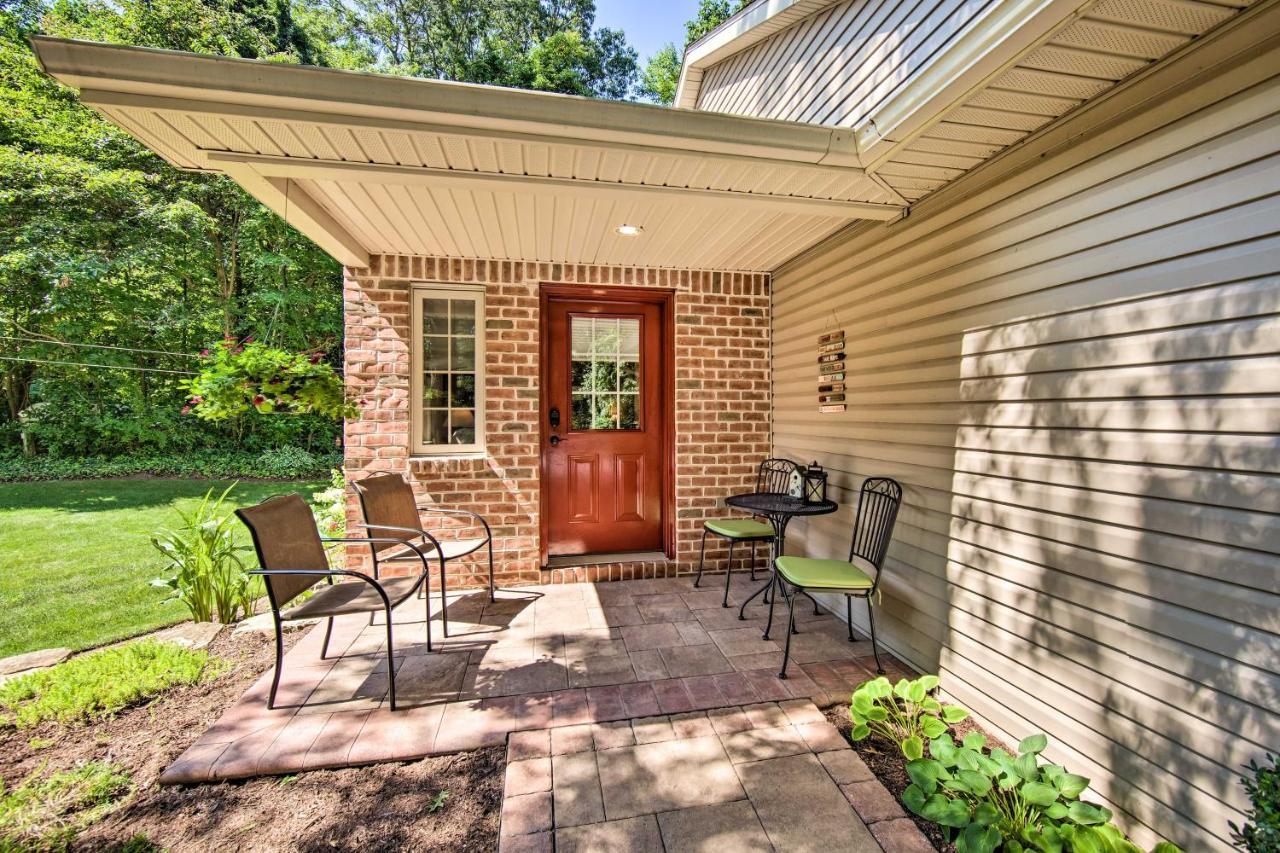 Cozy Garden Room In Welsh Mountain Suites! New Holland ภายนอก รูปภาพ