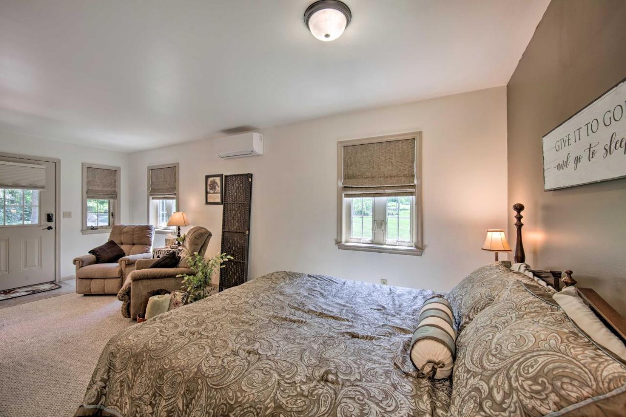 Cozy Garden Room In Welsh Mountain Suites! New Holland ภายนอก รูปภาพ