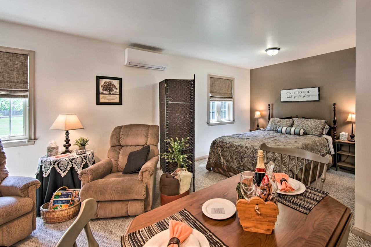 Cozy Garden Room In Welsh Mountain Suites! New Holland ภายนอก รูปภาพ