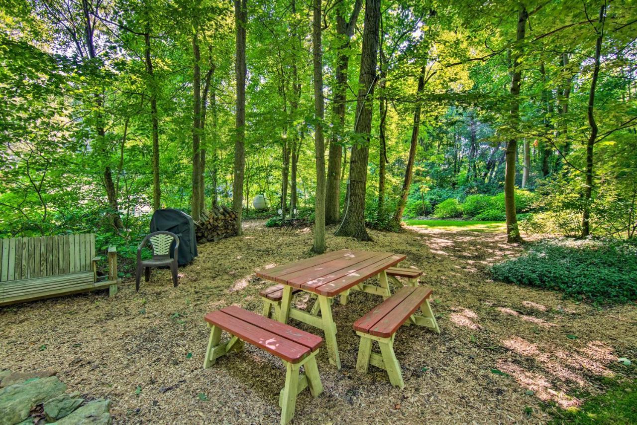 Cozy Garden Room In Welsh Mountain Suites! New Holland ภายนอก รูปภาพ
