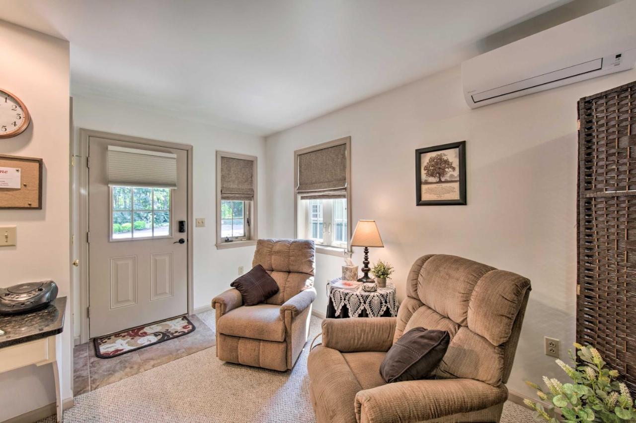 Cozy Garden Room In Welsh Mountain Suites! New Holland ภายนอก รูปภาพ