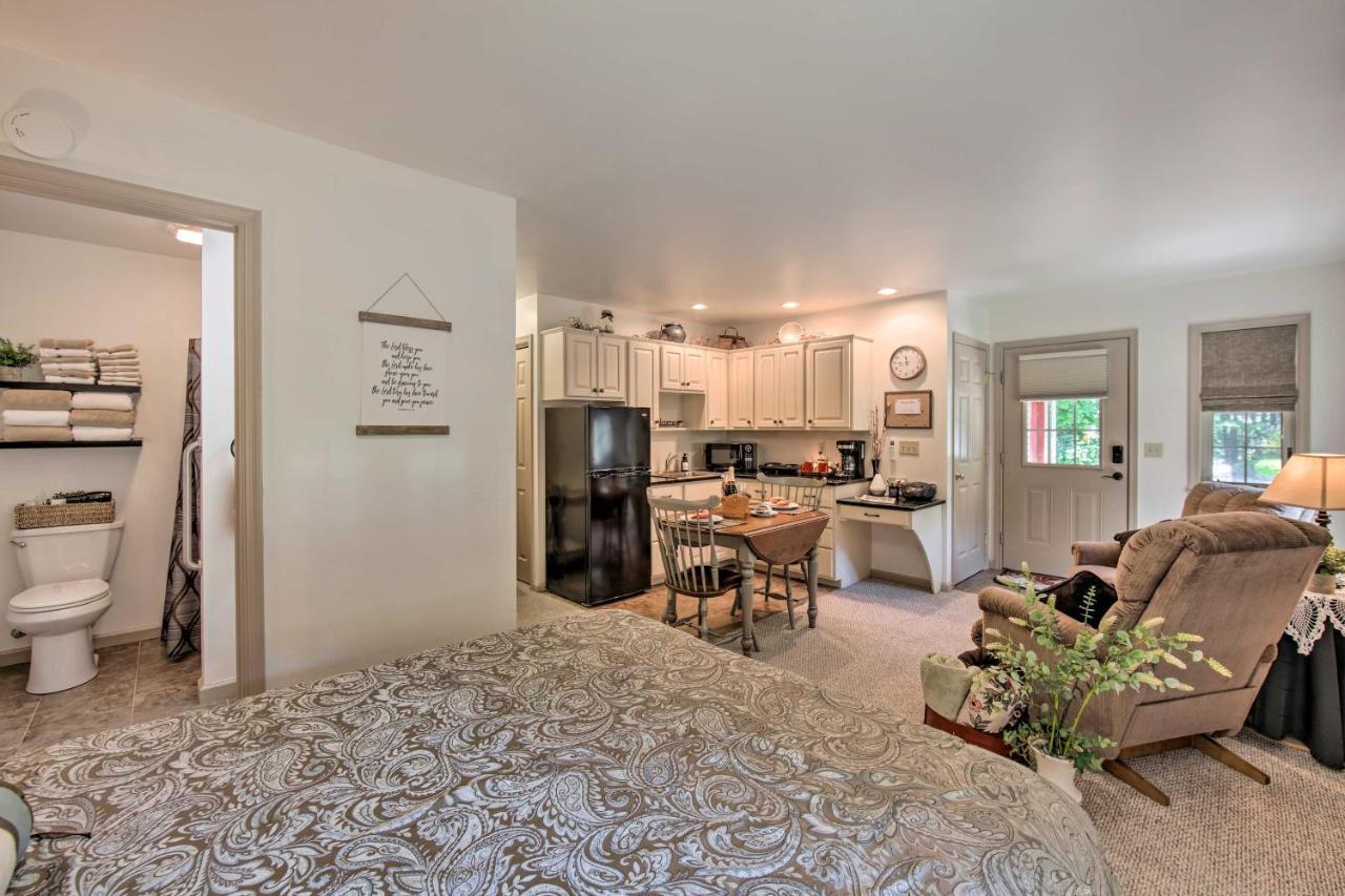Cozy Garden Room In Welsh Mountain Suites! New Holland ภายนอก รูปภาพ
